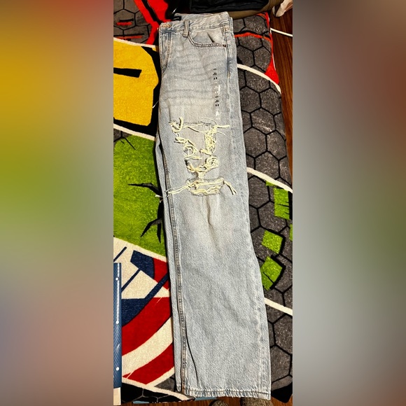 Never worn! Ripped Distressed Jeans - Picture 3 of 3